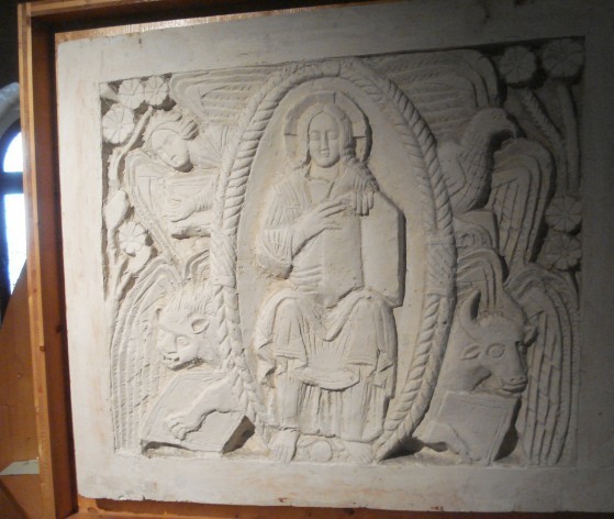 Bas relief - Jouarre  © Médiéval AFDP