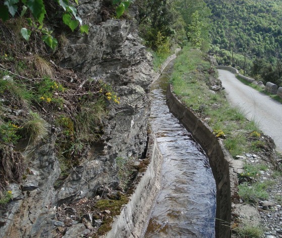 Canal et route © Médiéval AFDP